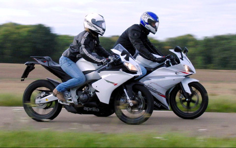 Duel Aprilia 125 RS4 vs Yamaha YZF-R125