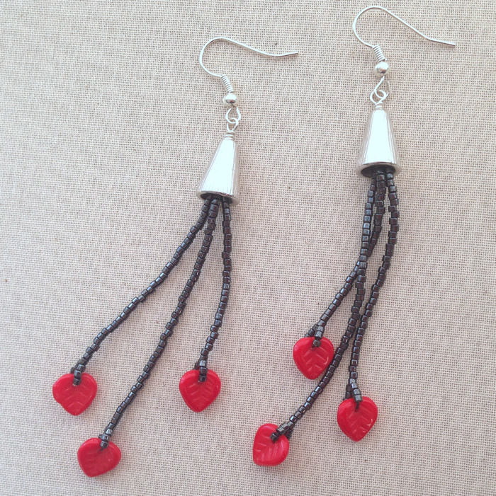 How cute are these?! Free tutorial to make long shoulder duster tassel earrings: Lisa Yang's Jewelry Blog