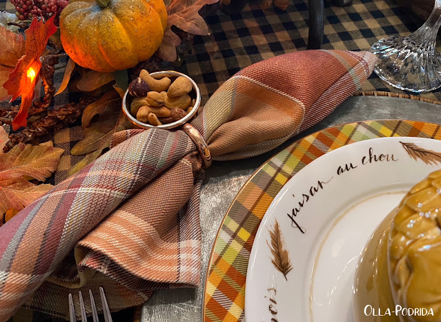 Soup%20to%20Nuts%20Thanksgiving%20Tablescape.jpg