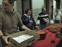 Fin de fiestas bajo el diluvio en Lutxana