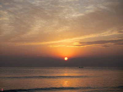 The setting sun: Zaimokuza-beach