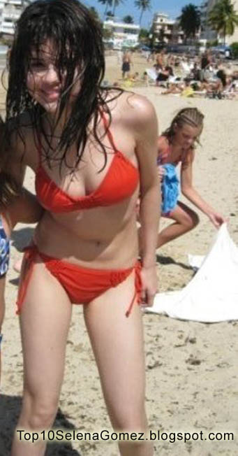 selena gomez unseen rare bikini pics