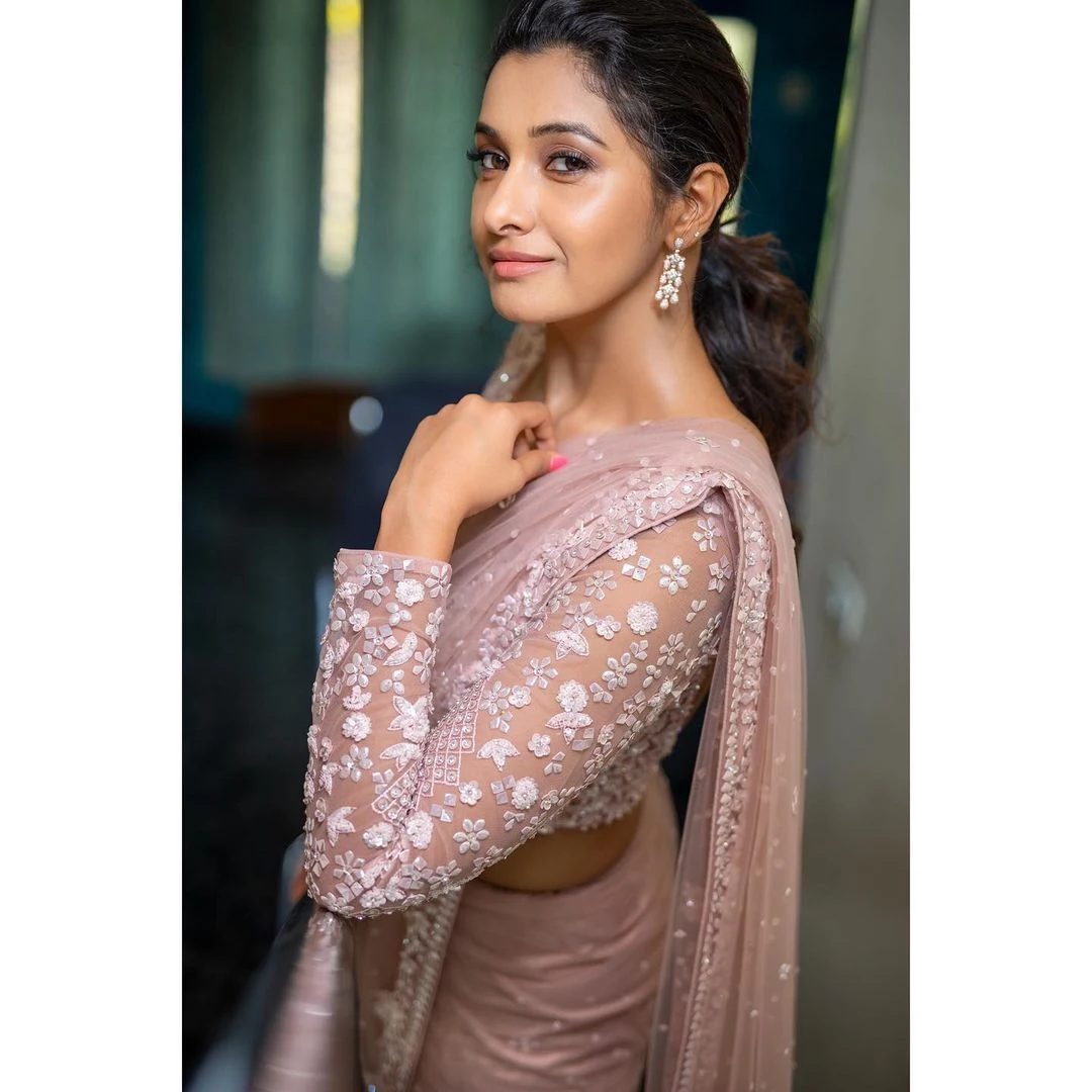 Priya Bhavani Shankar style look in a rose tulle saree Pics