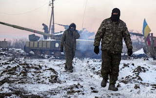 Под Светлодарском идут тяжелые бои