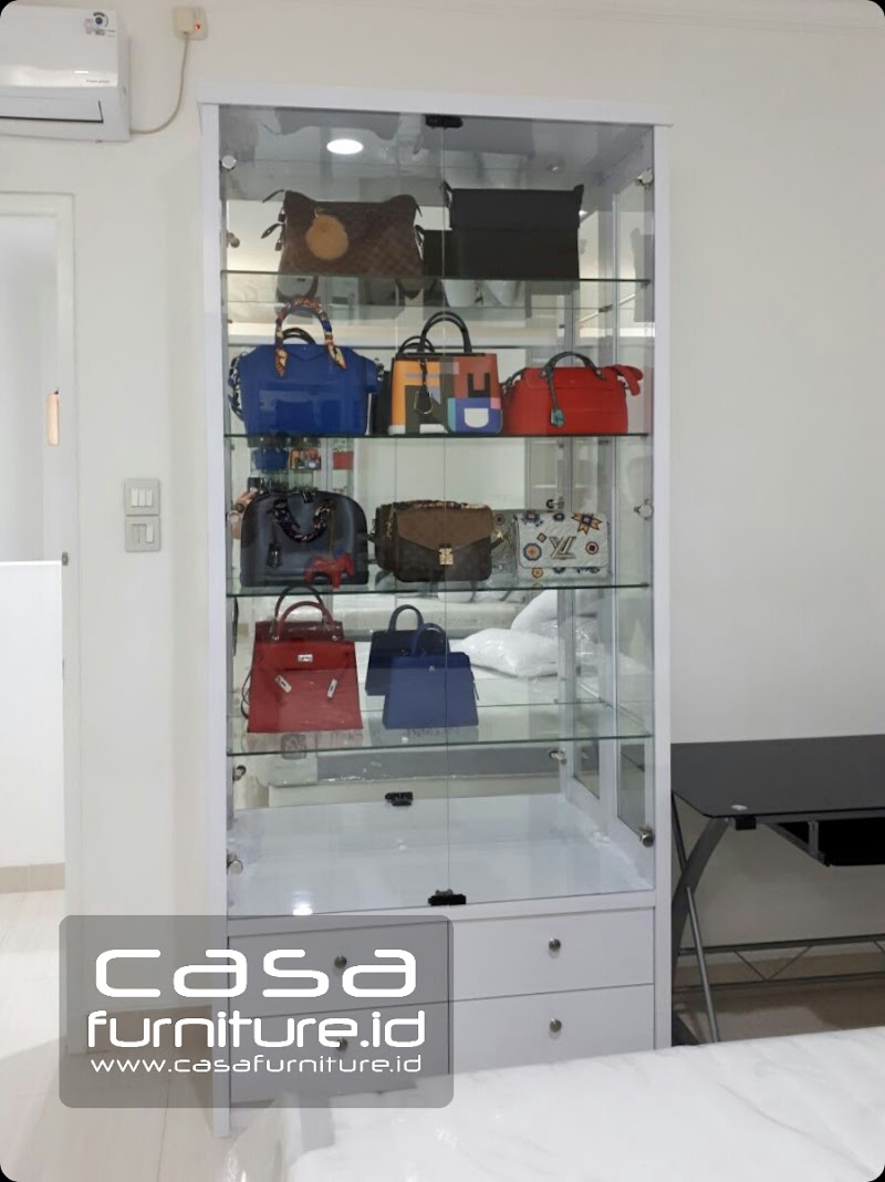 Top Terbaru 19 Lemari Tas Kaca 2 Pintu
