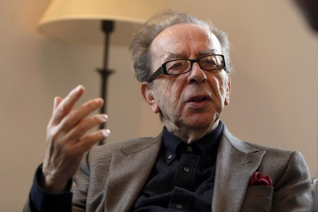 Emmanuel Macron honors Albanian writer Ismail Kadare with 'Grand Officer of the Legion of Honor'