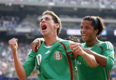 Mexico's Guillermo Franco (L)