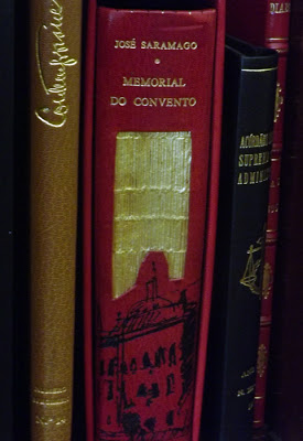 livro com capa decorada