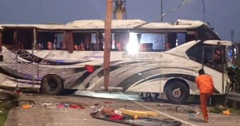 Kecelakaan Bus Handoyo di Tol Cipali