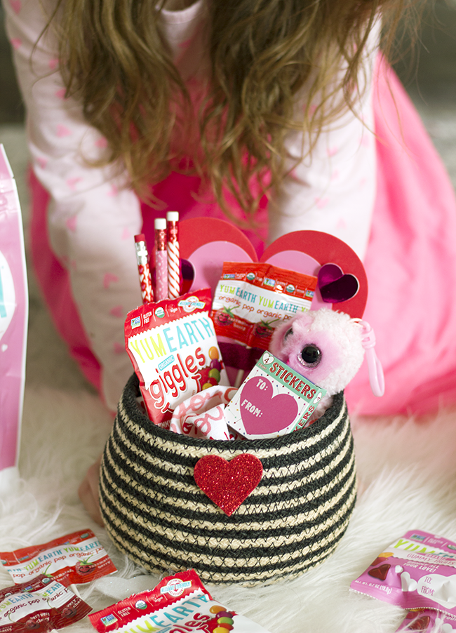 DIY Kids Valentine's Day Baskets + Handmade Valentine's Cards