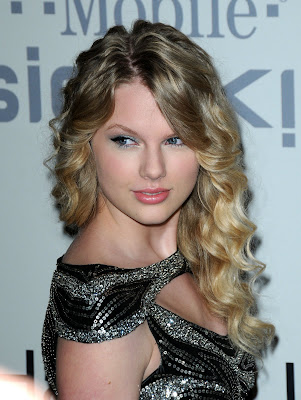 Taylor Swift 2009 Grammy. Taylor Swift - Clive Davis Pre