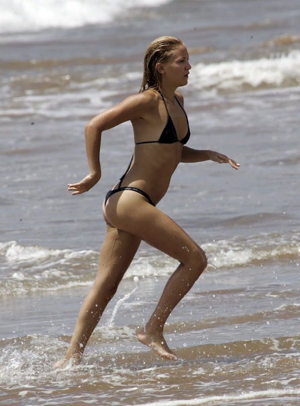 Kate Hudson Black Bikini Picture 