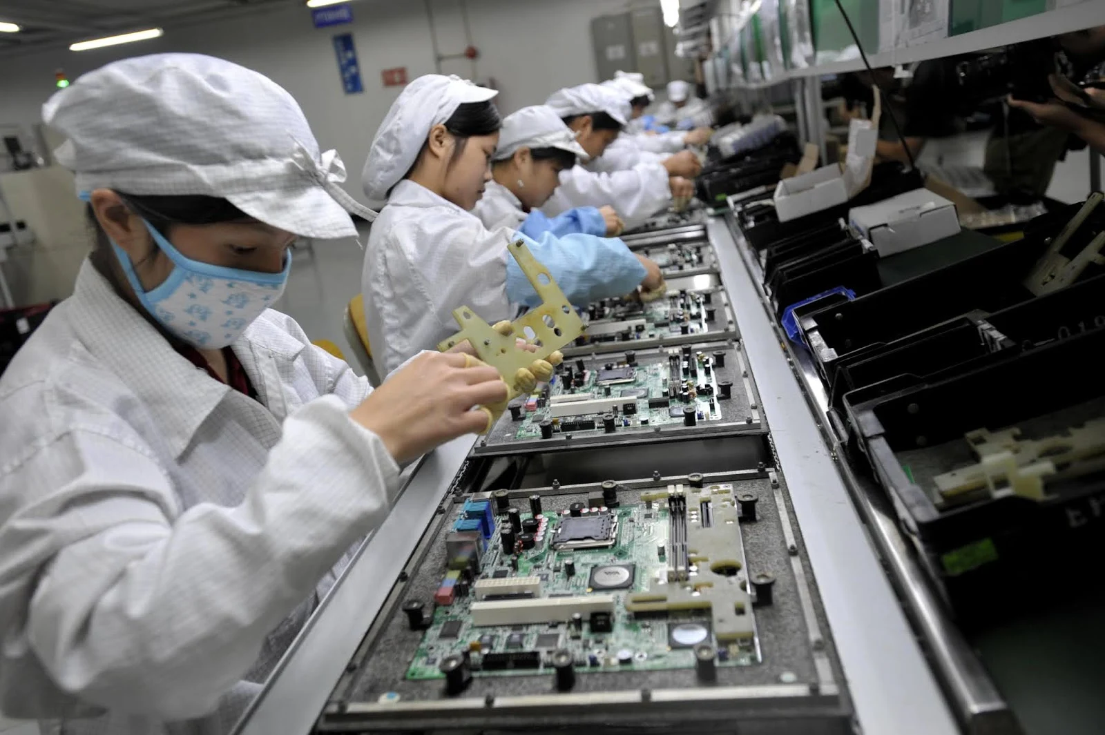 foxconn-akan-membangun-pabrik-perakitan-dan-pengujian-chip-5g-di-cina