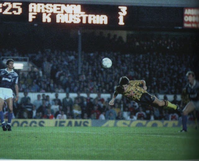 Alan Smith scoring as Arsenal beat Austria Vienna 6-1 in 1991