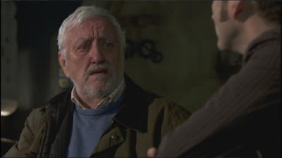 Bernard Cribbins Wilfred Mott Donna's grandfather Doctor Who The End of Time Part 2 screencaps images photos pictures screengrabs captures