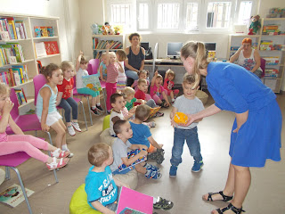 zajęcia literackie Kolorowy świat Elmera, WiMBP Bydgoszcz, Anna Wilczyńska-Kubiak