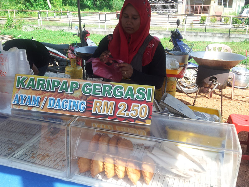 Atai/Naza/Azan: Karipap Gergasi Kuala Selangor