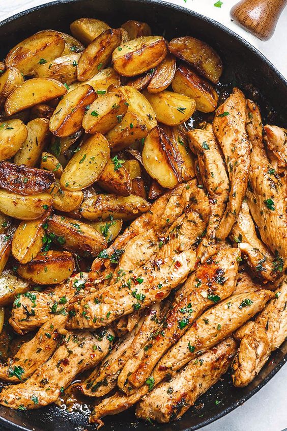 Garlic Butter Chicken and Potatoes Skillet