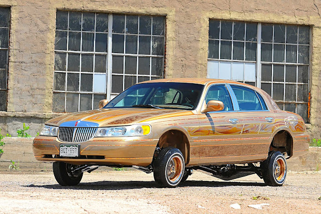 1998 Lincoln Town Car - #Lincoln #TownCar #lowrider