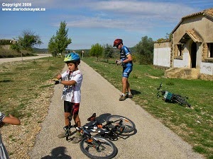 http://bicicletasypiruletas.com/via-verde-baix-ebre/