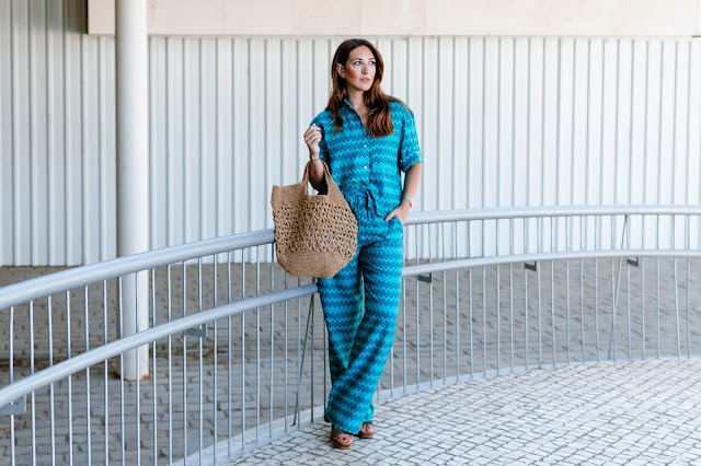 Fashion South con conjunto zig zag en color turquesa de Zara.