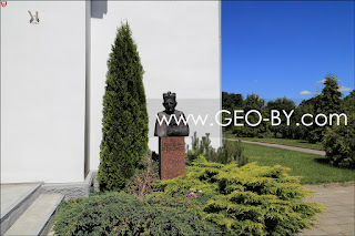 Darewo. Catholic church of the Assumption of the Blessed Virgin Mary. Bust of priest Stanislaw Szaplewicz