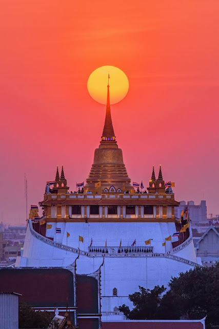 Wat Saket at sunset