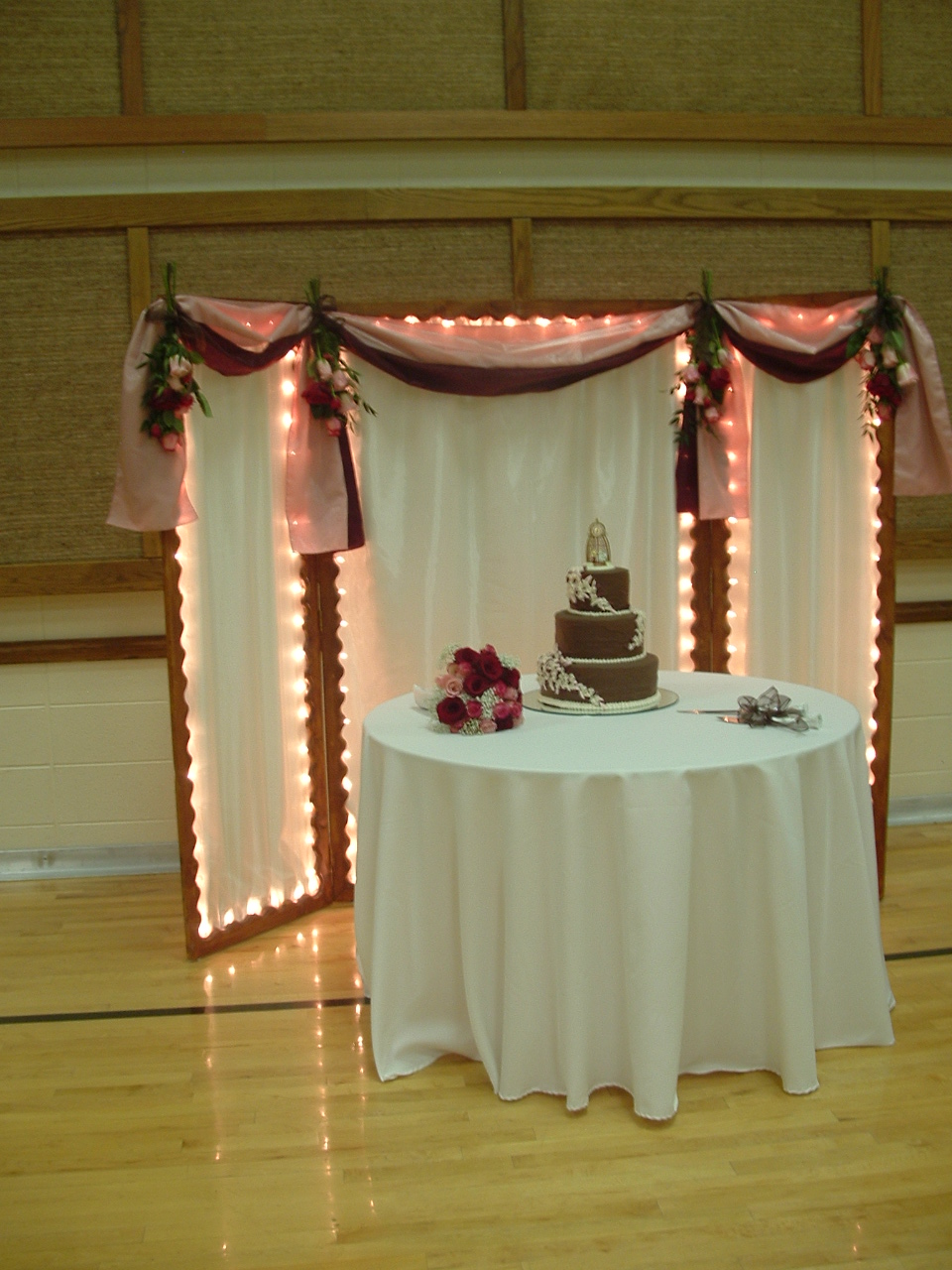 the wedding cake backdrop