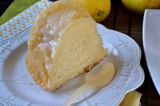 Bundt Cake de Yogur y Limón con Glaseado de dulce limón