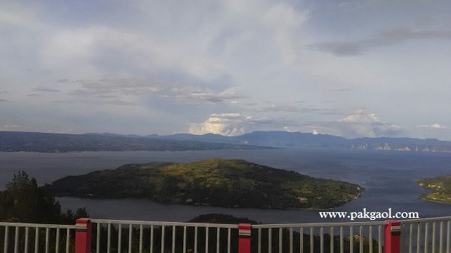 Pemandangan Sipinsur Pinggiran Danau Toba