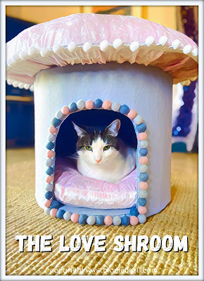 Valentine's Crafting with Cats ©BionicBasil® The Love Shroom with Melvyn