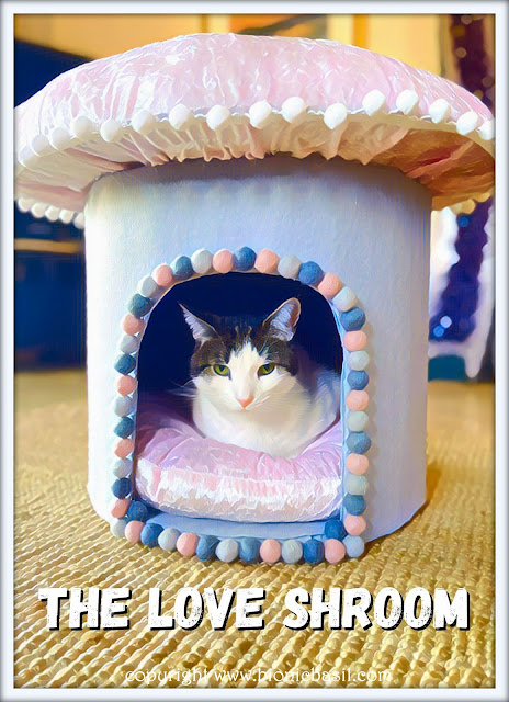 Valentine's Crafting with Cats ©BionicBasil® The Love Shroom with Melvyn