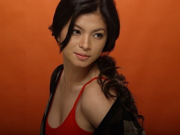Angel Locsin's Photo shoot Angel Locsin is very famous now a days 