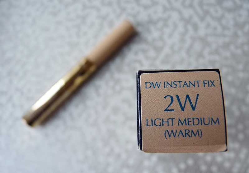 Estee Lauder Double WearDouble Wear Instant Fix Concealer 2W light medium warm