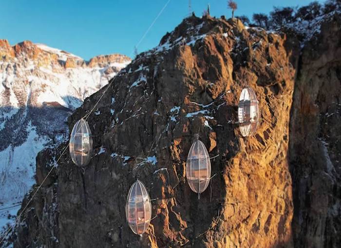 Ovo Patagonia, capsulas vidriadas de altura frente a Fitz Roy
