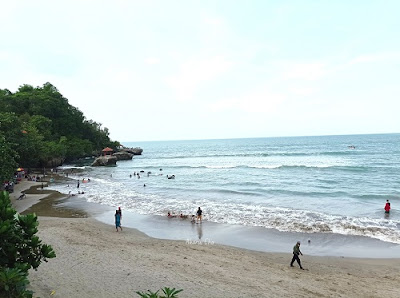 pantai-karang-bolong-dari-balkon