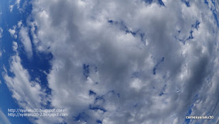 魚眼レンズで撮った雲の写真