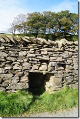 walls and gates hill top walk hole in wall