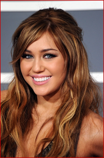 Miley Ray Cyrus atriz cantora e compositora Tem 17 anos