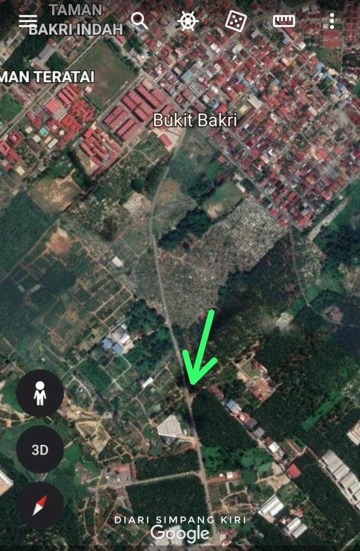 Diari Simpang Kiri: BANGLO SERAM DI BATU 6