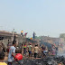 गाजीपुर में आग लगने से 7 झोपड़ियां खाक