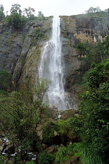 Diyaluma Water Fall