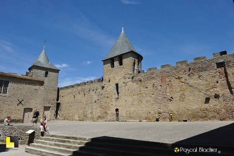 La cour d'honneur du château de Carcassonne blachier pascal