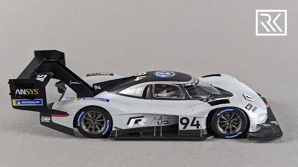 Zdjęcie modelu 1:43 Spark Model Volkswagen ID. R, Zwycięzca Pikes Peak 2018, Romain Dumas