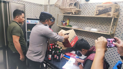 Polsek Cibeber Polres Cilegon Laksanakan Razia Minuman Beralkohol di Wilayahnya