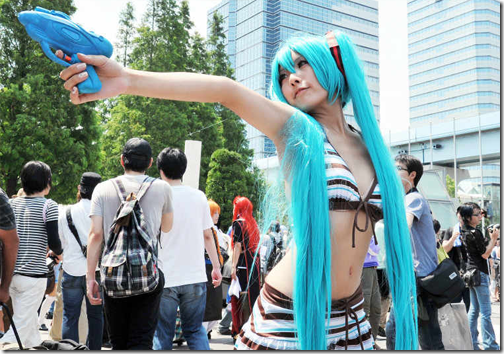 vocaloid 2 cosplay - hatsune miku 21 from summer comiket 2011
