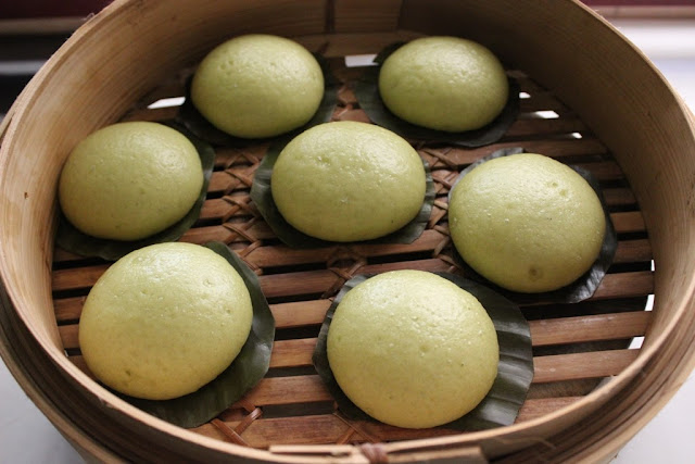 “Pandan” rice bun ( xi ban )