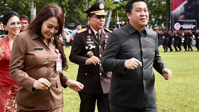 Meriahkan HUT ke-78 Bhayangkara di Sulut: Wagub Steven Kandouw, Pangdam XIII Merdeka, dan Kapolda Sulut Ikut Tarian Ampa Wayer