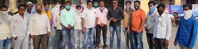 गंगाखेड बसस्थानक समोरील व्यापार संकुल वाचवण्यासाठी व्यापार्‍यांचे उपोषण सुरू