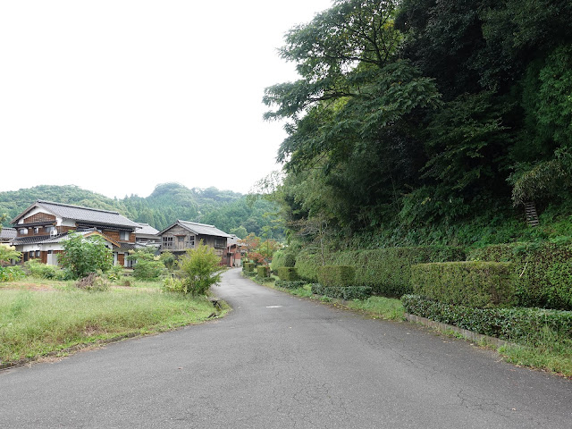 上淀廃寺跡に向かいます